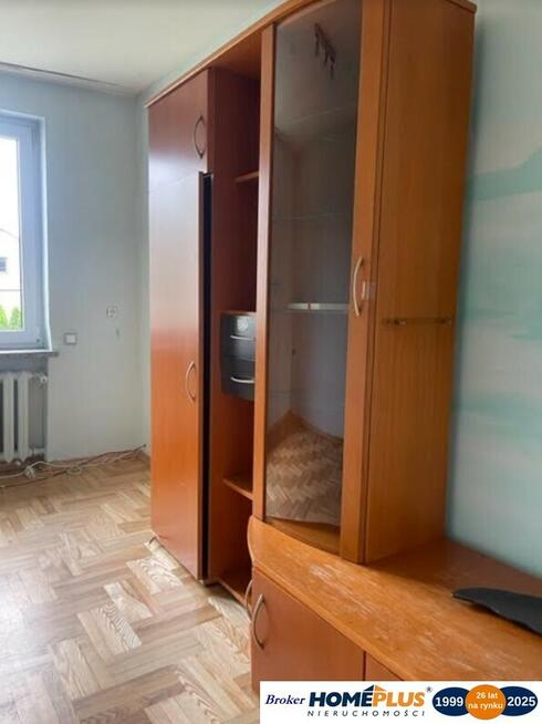 Dom dla pracowników z przestronnymi pokojami.