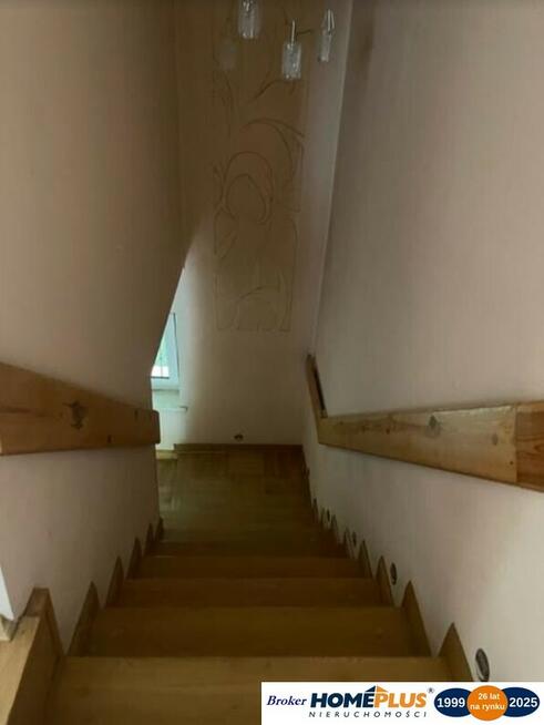 Dom dla pracowników z przestronnymi pokojami.