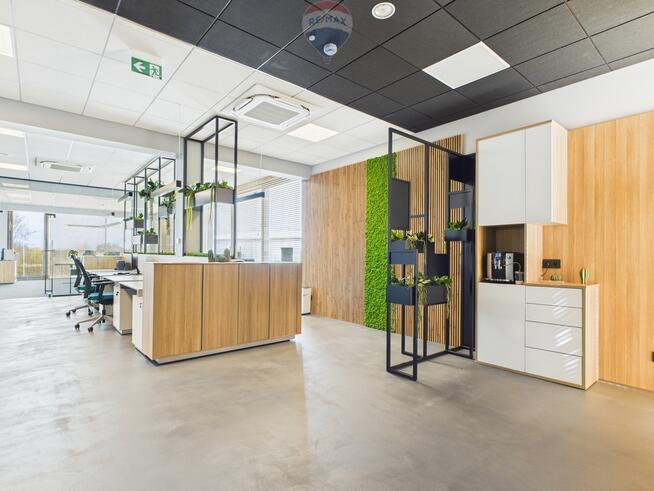 Nowoczesny obiekt magazynowo-biurowy.