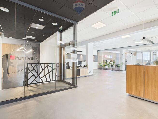 Nowoczesny obiekt magazynowo-biurowy.