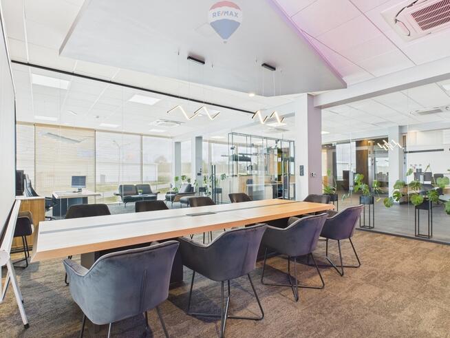 Nowoczesny obiekt magazynowo-biurowy.