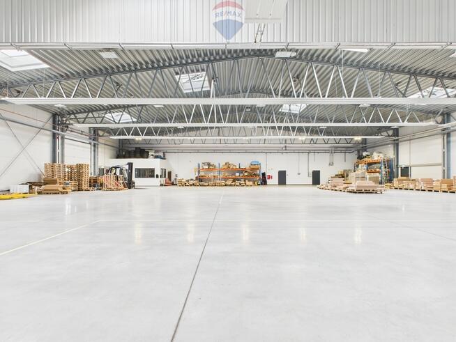 Nowoczesny obiekt magazynowo-biurowy.