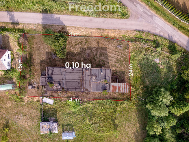 Działka z lokalem na sprzedaż, blisko autostradyA4