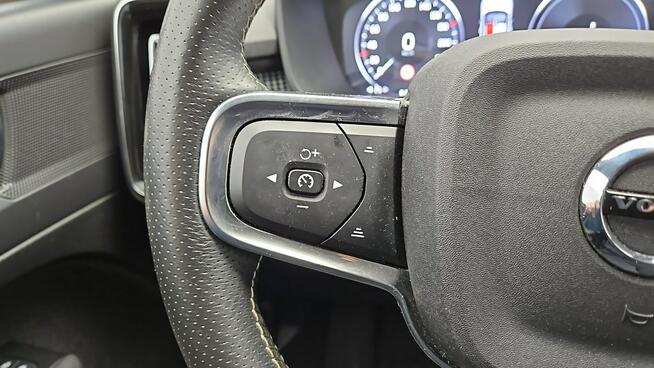 Volvo XC 40 1.5 T5 Plug-In Hybrid R-Design ! Z Polskiego Salonu ! Faktura VAT !