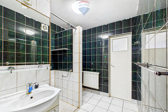 Dom z warsztatem, stodołą i oborą