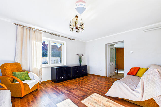 Dom z warsztatem, stodołą i oborą