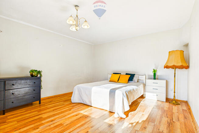 Dom z warsztatem, stodołą i oborą