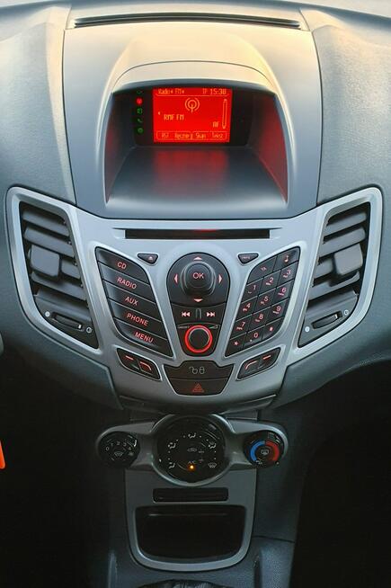 Ford Fiesta Świetnie zadbane autko/Podgrz. Fotele+przednia szyba/Pewny przebieg