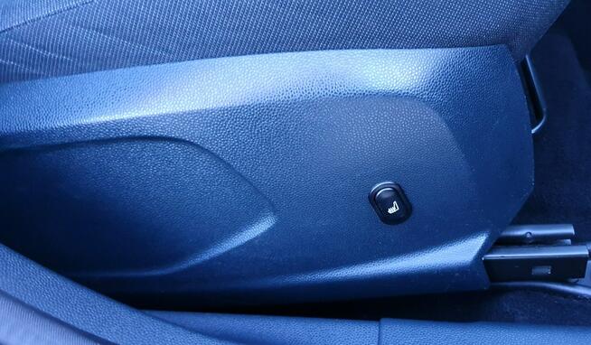 Ford Fiesta Świetnie zadbane autko/Podgrz. Fotele+przednia szyba/Pewny przebieg