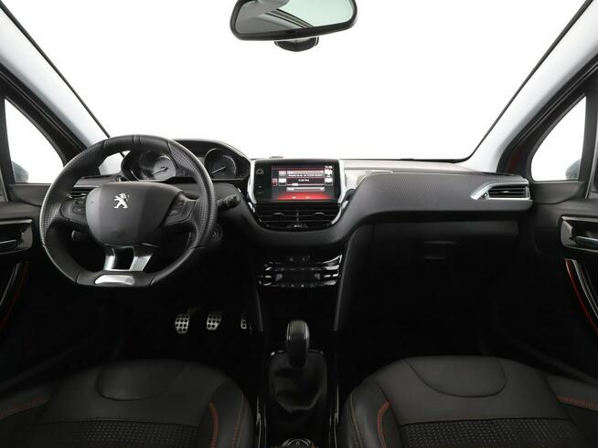 Peugeot 2008 lift klima auto navi panorama półskóra czujniki parkowania hak