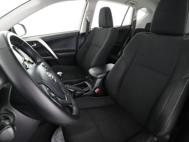 Toyota RAV-4 navi klima auto kamera i czujniki parkowania hak