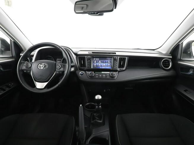 Toyota RAV-4 navi klima auto kamera i czujniki parkowania hak