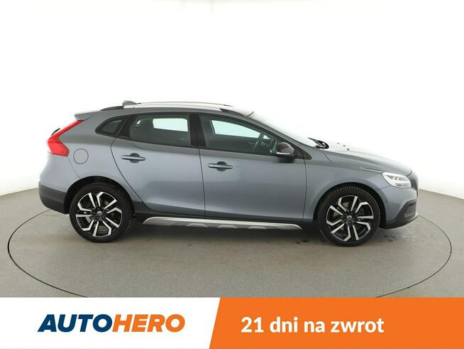 Volvo V40 Cross Country automat full LED panorama navi czujniki parkowania klima auto