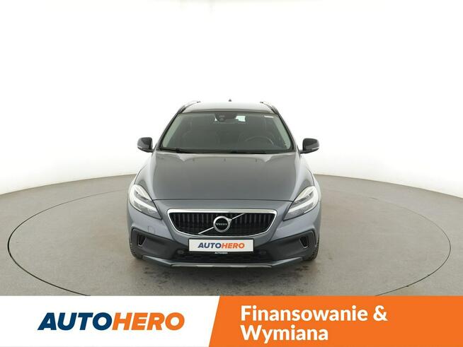 Volvo V40 Cross Country automat full LED panorama navi czujniki parkowania klima auto