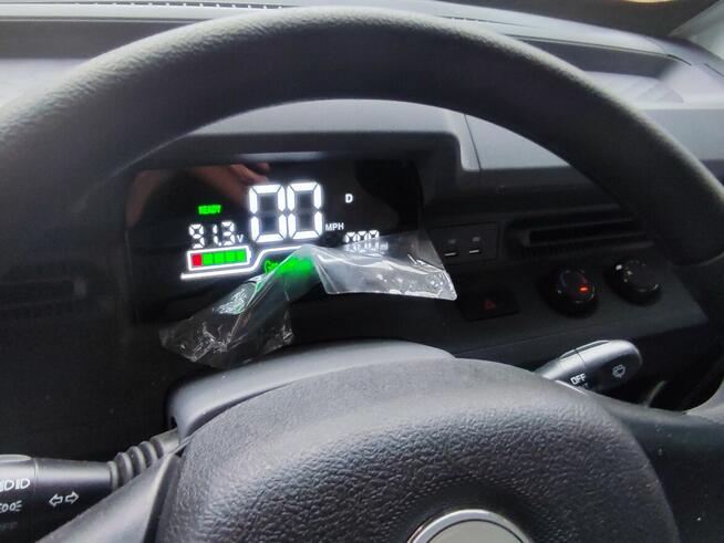 Mini samochód dostawczy z izotermą