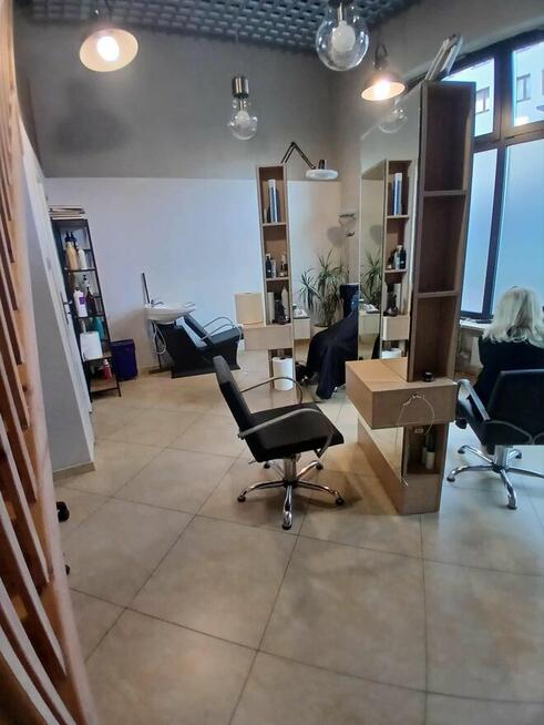 Stanowisko fryzjerskie/kosmetyczne / Natolin ul. Lanciego