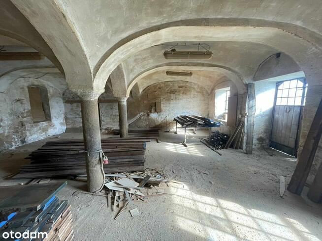 Budynek usługowy o pow. ok. 500 m2, Wróblowice