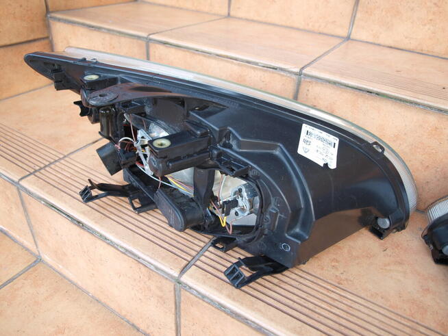 Ford Focus Mk2 lampy przód 2004 - 2008r (europa)