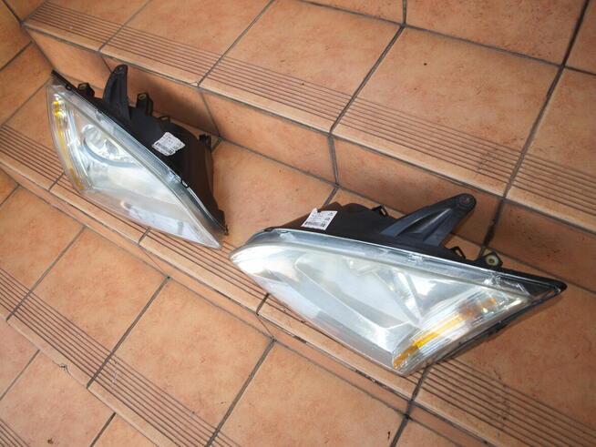 Ford Focus Mk2 lampy przód 2004 - 2008r (europa)
