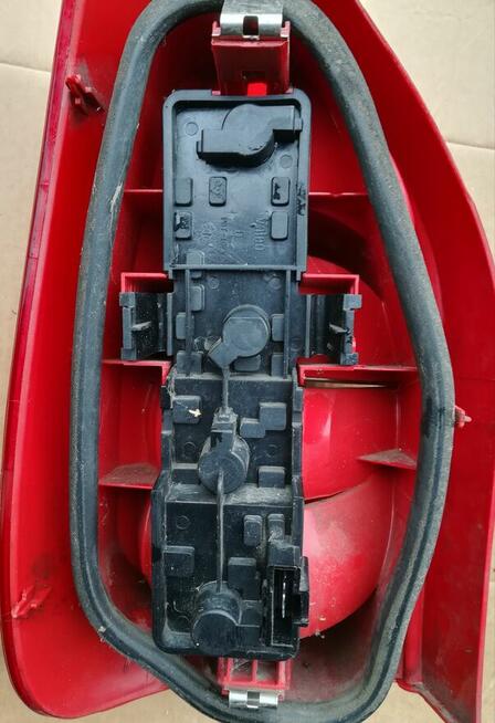 Citroen Xsara Picasso 2000 rok tylna lewa prawa lampa