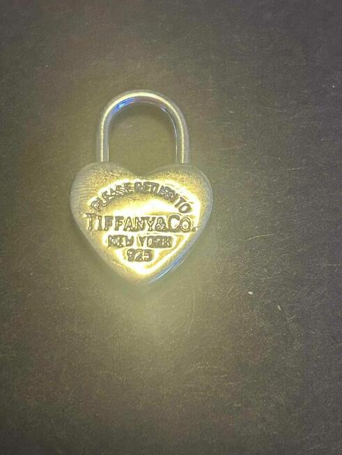 Srebrna zawieszka/wisiorek w kształcie kłódki Tiffany