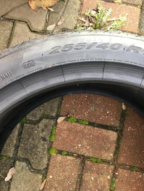 Opona Pirelli 255/40/19