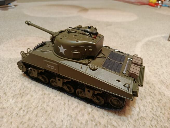Czołg zdalnie sterowany U.S. M4A3 Sherman 1/30