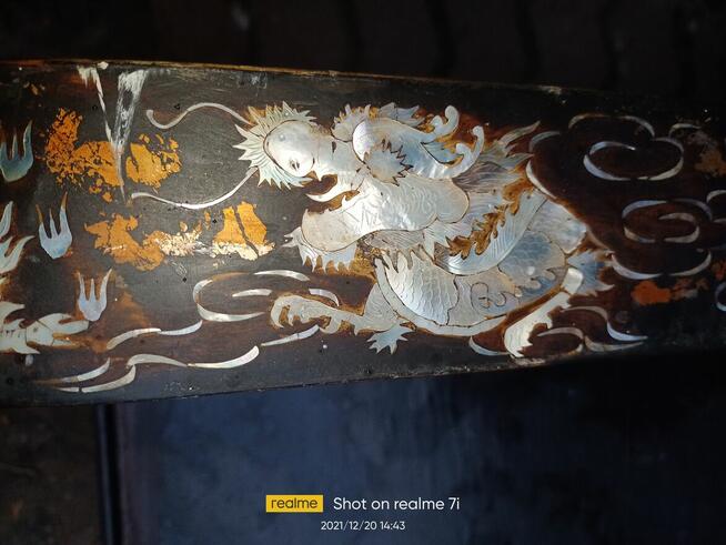 Komoda meble japońskie krzesła lustro