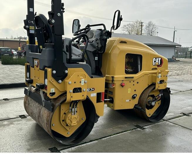 WALEC DROGOWY MARKI CATERPILLAR CB2.7 GC