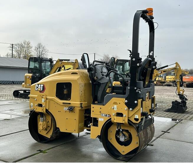 WALEC DROGOWY CATERPILLAR CB2.5 GC