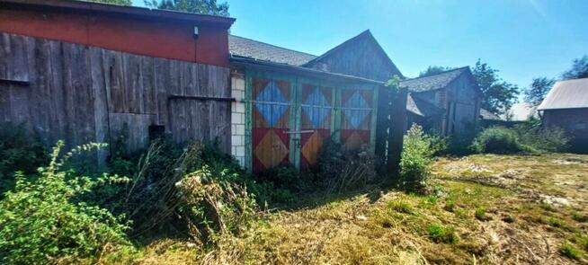 Siedlisko z potencjałem – 0,65 ha działki z zabudowaniami, G