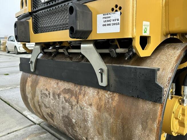 WALEC DROGOWY MARKI CATERPILLAR CB2.7 GC