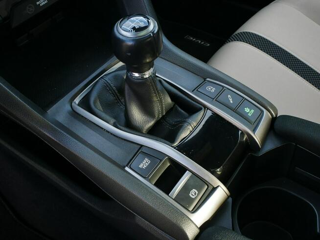 Honda Civic 1.0 VTEC Turbo 126KM Eu6 Executive -Navi -ACC -Panorama +Koła zima