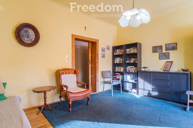 Przestronne mieszkanie na pierwszym piętrze