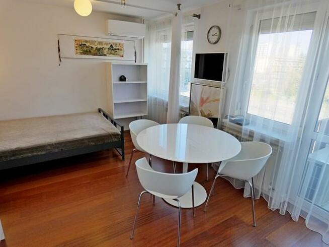 Pańska 3, kawalerka z balkonem, AC i mp