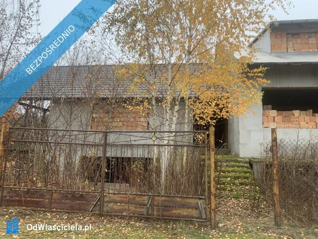 Dom w zabudowie bliźniaczej z dużą działką – Gołków