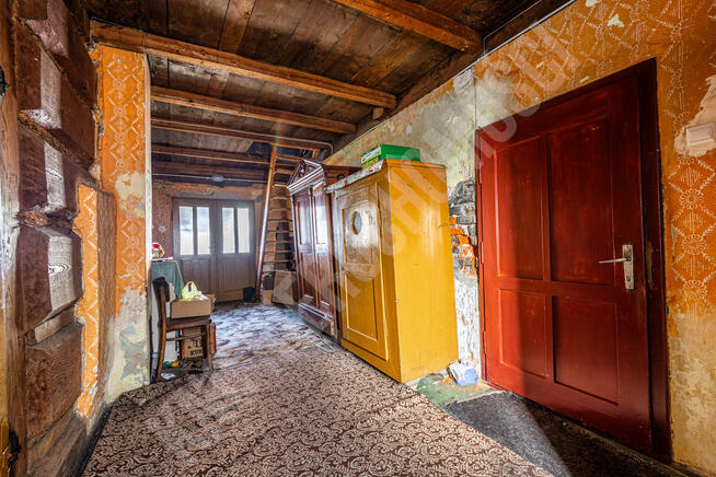 Stary drewniany dom z duszą