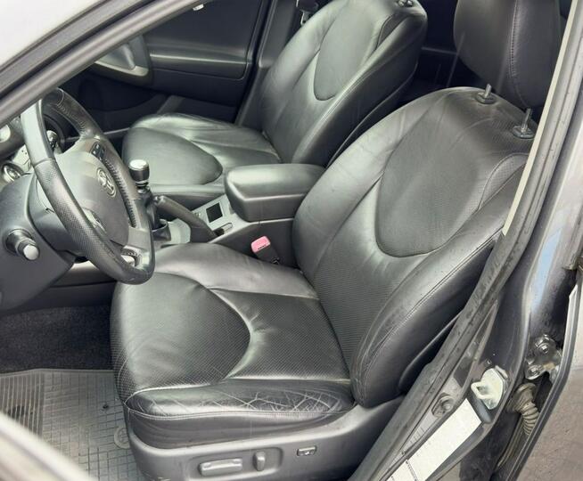 Toyota RAV-4 skóra/krajowy/4x4/webasto/pod.siedz/aso/gwarancja