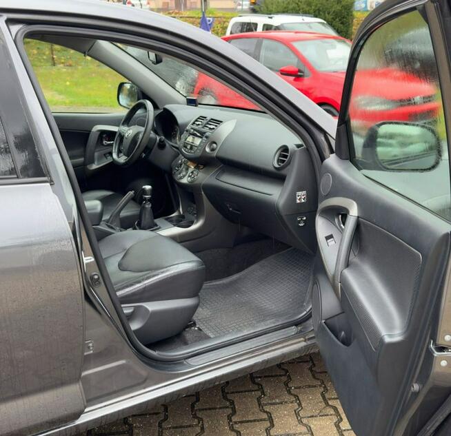 Toyota RAV-4 skóra/krajowy/4x4/webasto/pod.siedz/aso/gwarancja