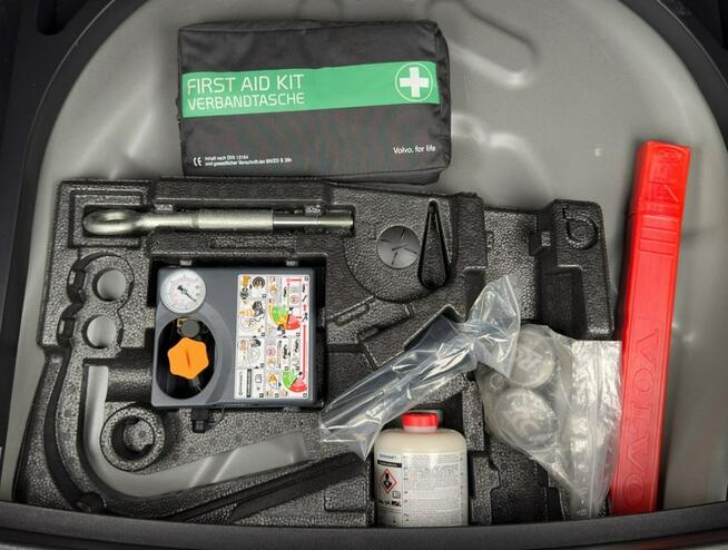 Volvo V40 navi/ASO/pod.siedz/pod.przed.szyba/