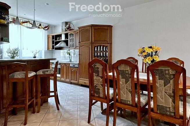 Duży dom z ogrodem w Bogucinie, 233 m²