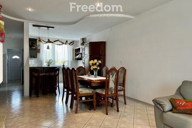 Duży dom z ogrodem w Bogucinie, 233 m²