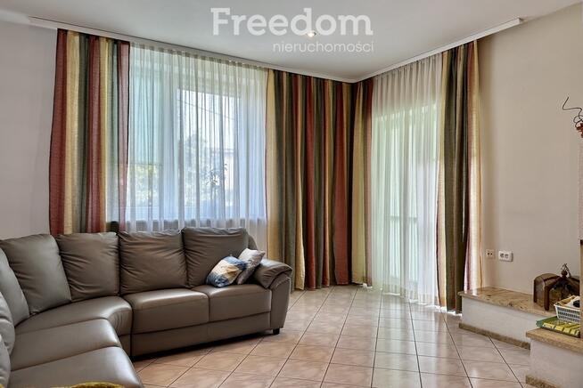 Duży dom z ogrodem w Bogucinie, 233 m²