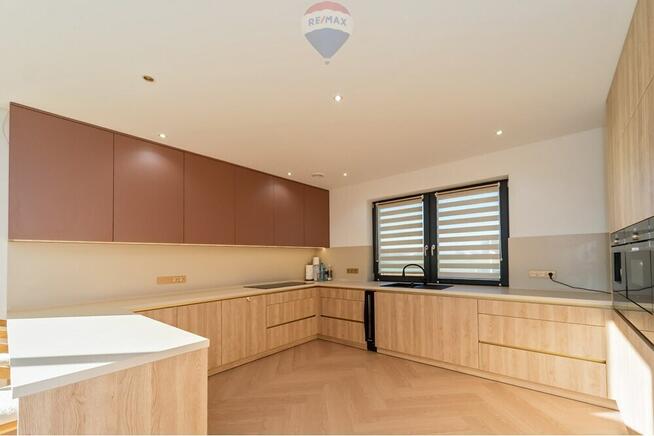 Parterowy, przestronny dom -Dębowiec