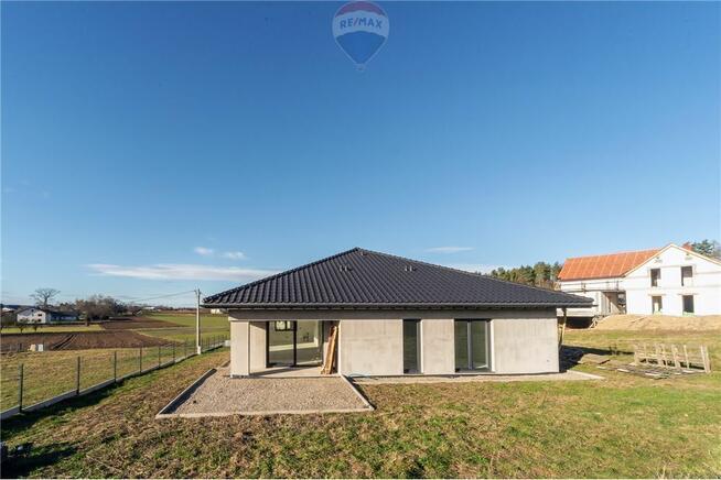 Parterowy, przestronny dom -Dębowiec