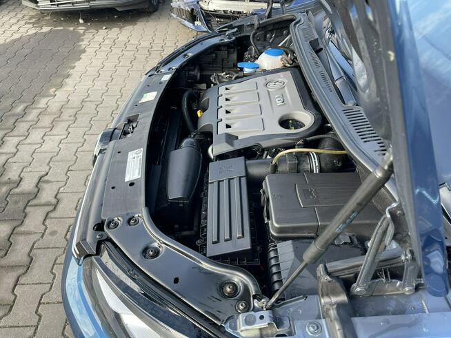 Volkswagen Touran Klimatronik Podgrzewanie Parktronik TDI