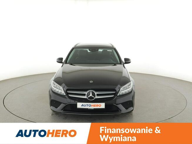 Mercedes C 180 automat full LED półskóra navi grzane fotele kamera i czujniki parkowa