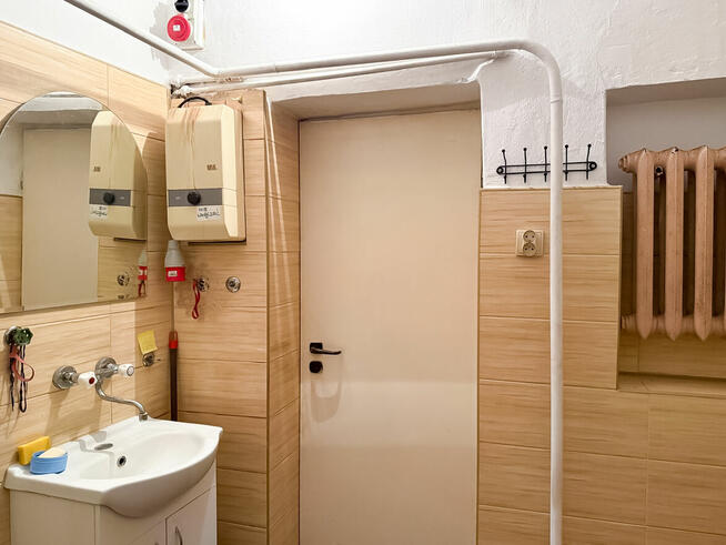 Dom z budynkami gospodarczymi