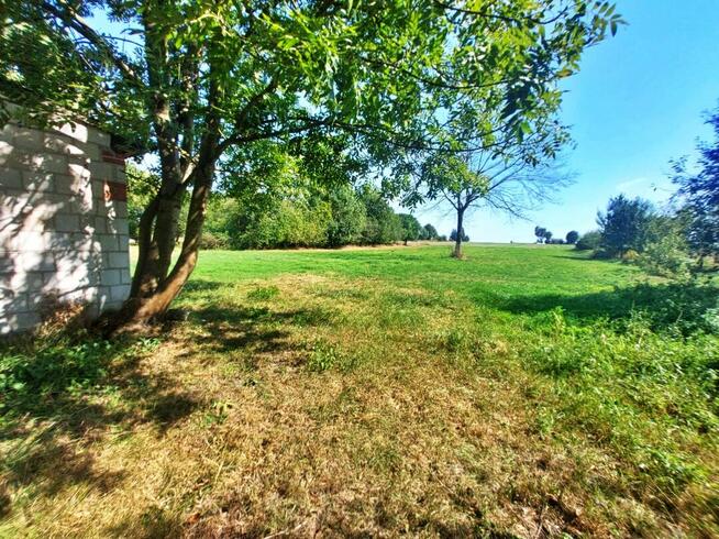 Siedlisko z potencjałem – 0,65 ha działki z zabudowaniami, G