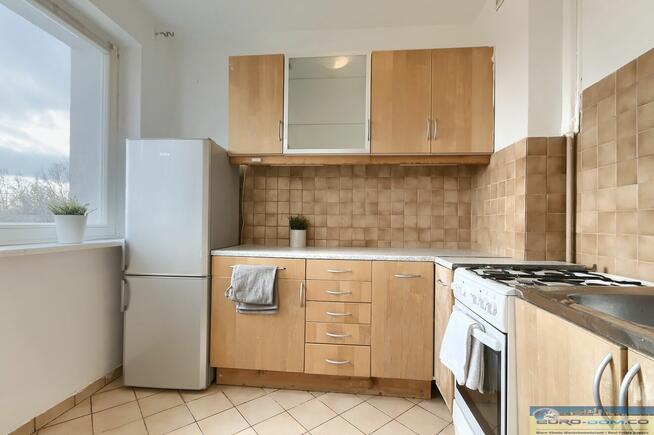 Przestronna KAWALERKA z francuskim balkonem.